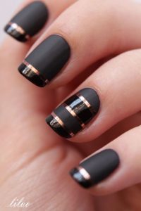 striping tape nail-art